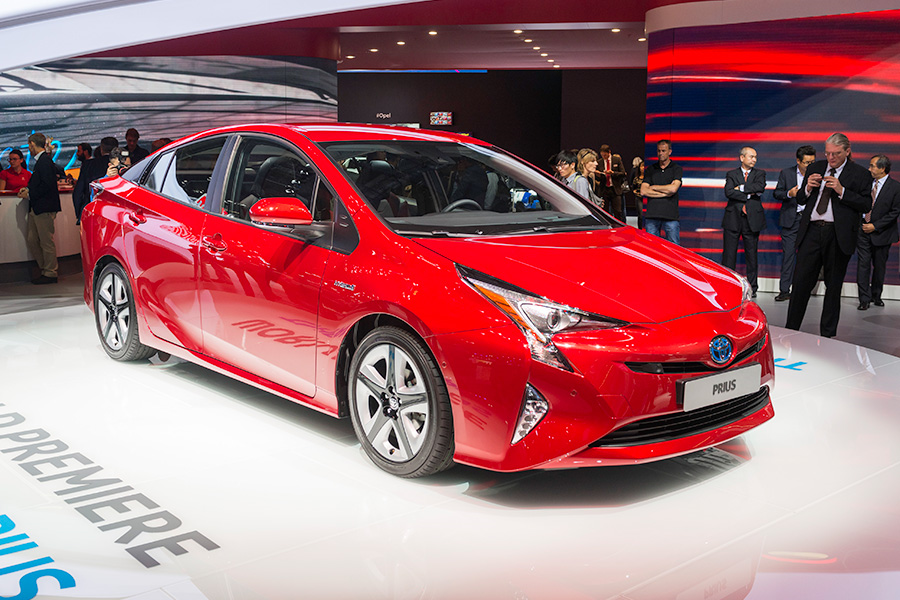 Toyota Prius 2016 w wersji sport i 4x4 nieoficjalne dane