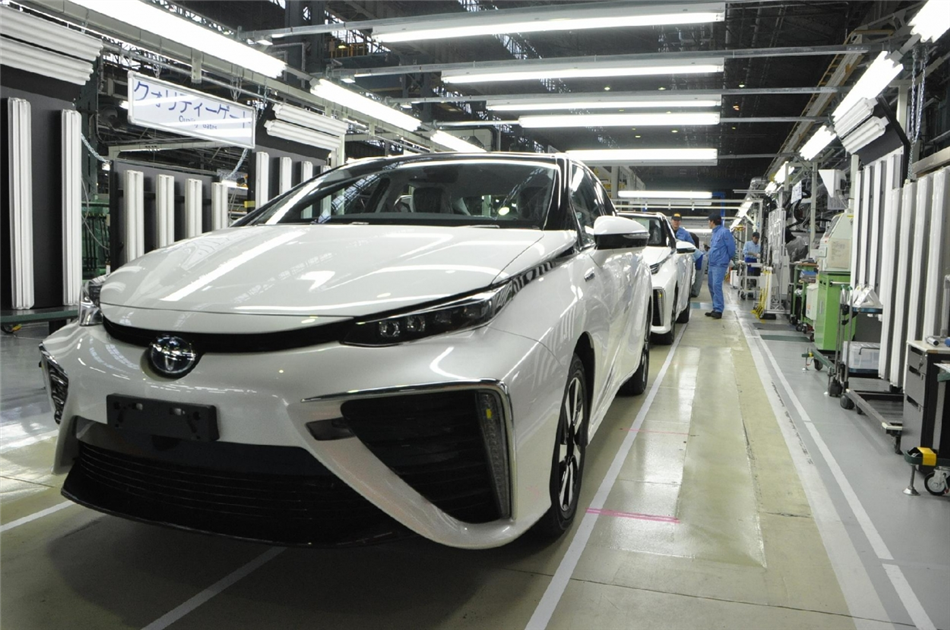 Toyota Mirai: będzie mniejsza wersja