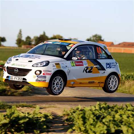 Opel ADAM R2 zdobywa europejską scenę rajdową