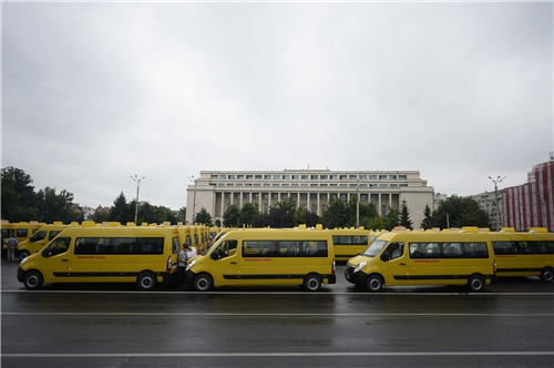 Opel dostarczy 600 szkolny minivanów do Rumunii