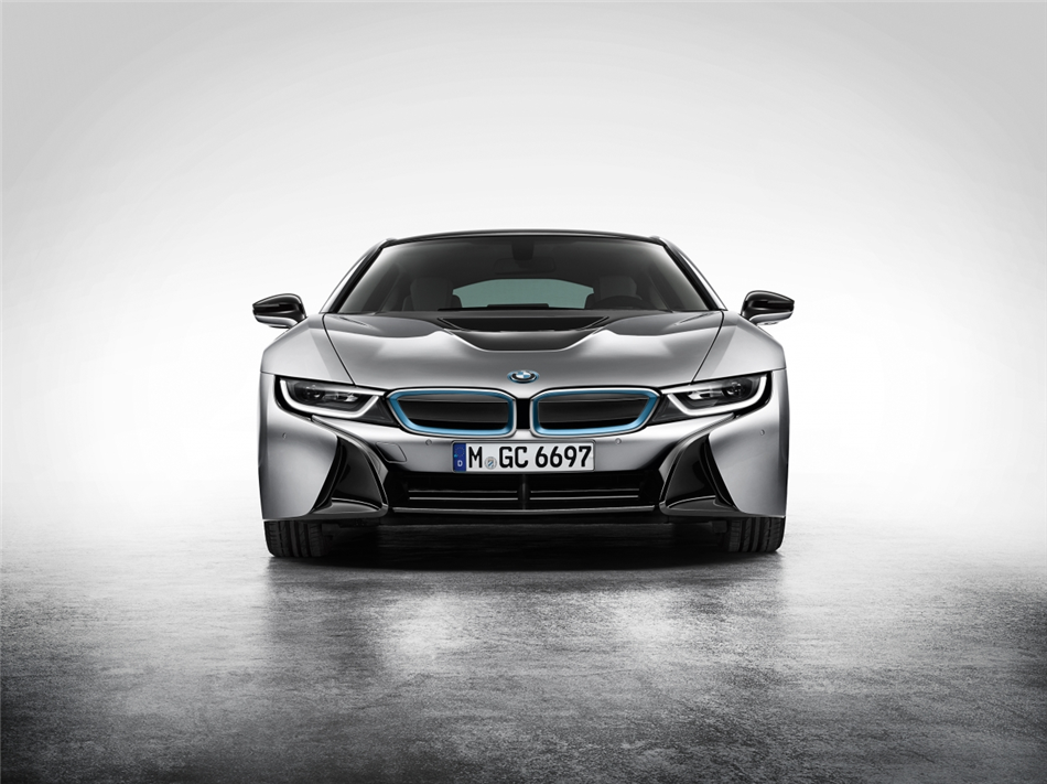BMW i8 wygrywa w konkursie "International Engine of the Year Award" 2016