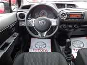 Toyota Yaris 1.0 Life Benzyna, 2012 r.