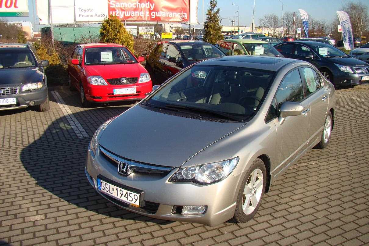 Honda Civic 1.8 Executive Benzyna, 2007 r. autoranking.pl