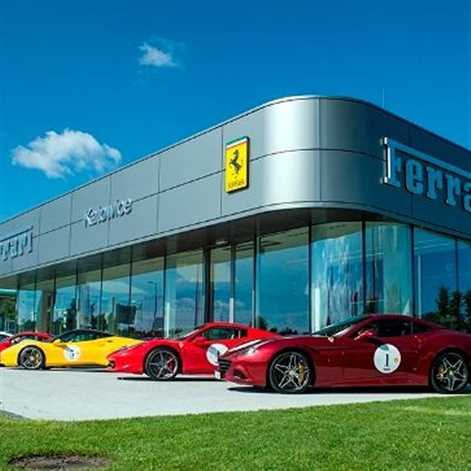 Ferrari Corsa Baltica. Przejazd kawalkady 34 aut marki po polskich drogach