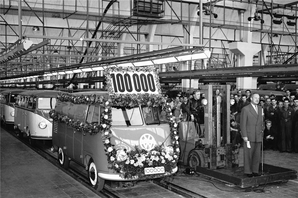 Kultowy VW „Ogórek” kończy 65 lat