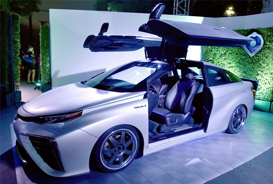 Fantastyczna Toyota Mirai – zobacz koncept à la DeLorean z „Powrotu do przyszłości”