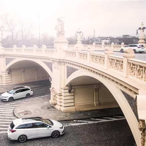 Toyota Auris liderem sprzedaży hybryd w Polsce