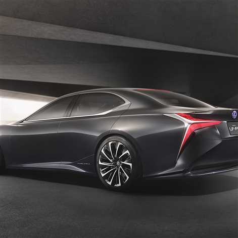 Nowe filmy prezentują futurystycznego Lexusa LF-FC z napędem wodorowym 