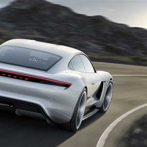 Frankfurt 2015: Porsche prezentuje 4-osobowe auto koncepcyjne Mission E