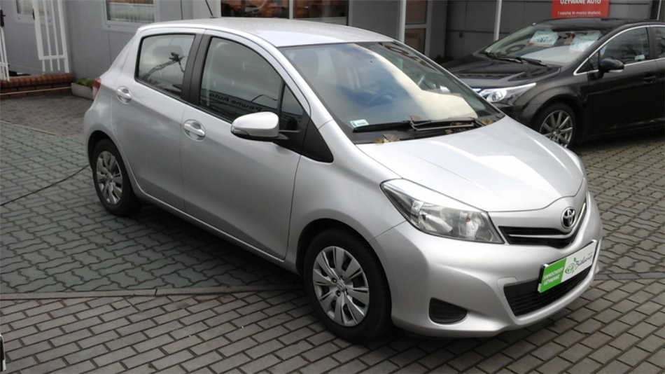 Toyota Yaris  1.33 Active Benzyna, 2012 r.