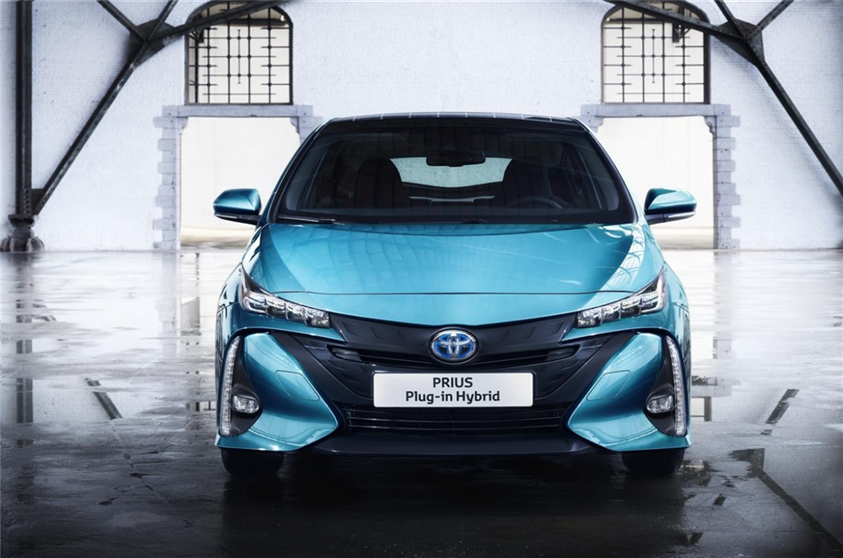 Toyota już po raz 13 najcenniejszą marką motoryzacyjną wg Interbrand