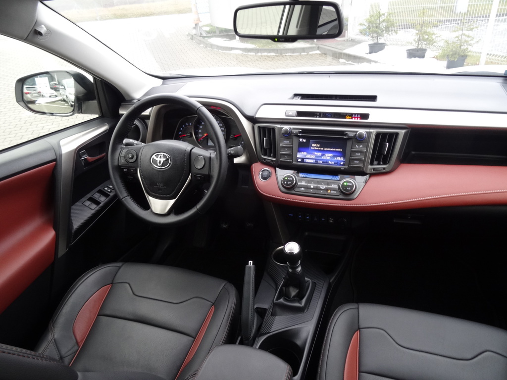 Toyota RAV4 2.0 D4D Premium + Executive Inne, 2015 r