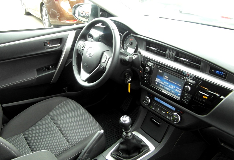 Toyota Corolla 1.33 Premium Benzyna, 2015 r. autoranking.pl
