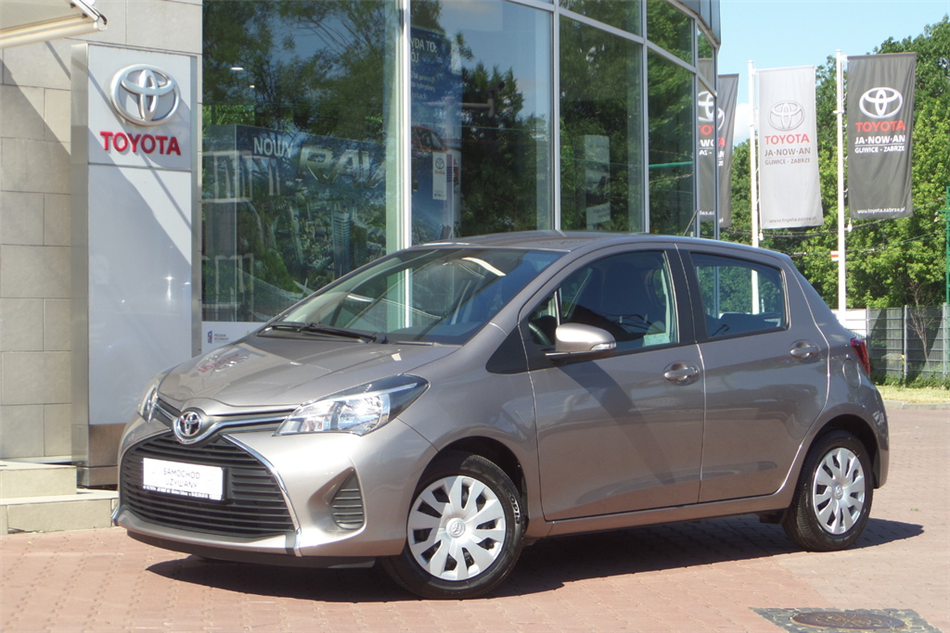 Toyota Yaris 1.0 Active Benzyna, 2015 r.