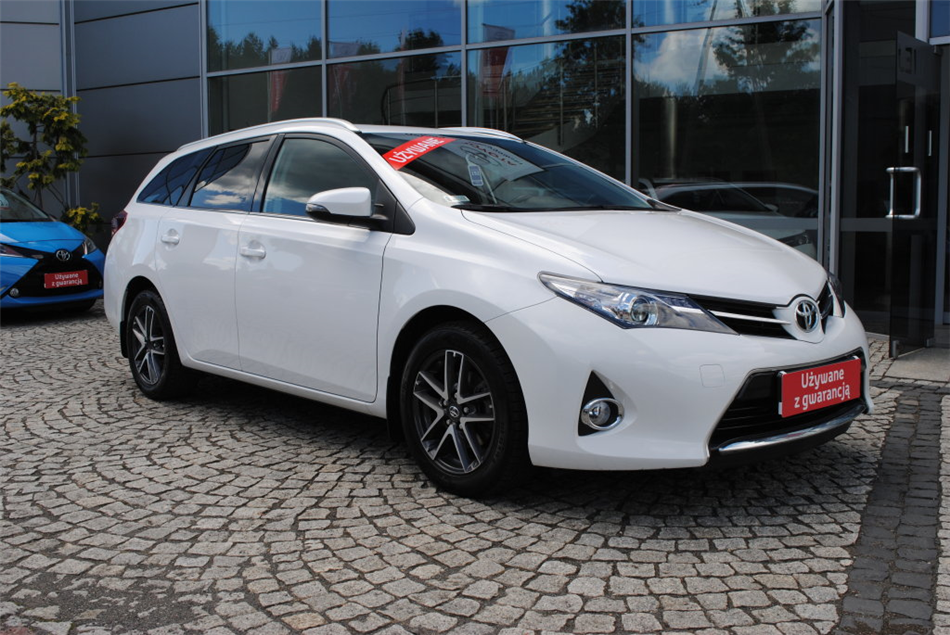 Toyota Auris  1.6 Premium Benzyna, 2015 r.