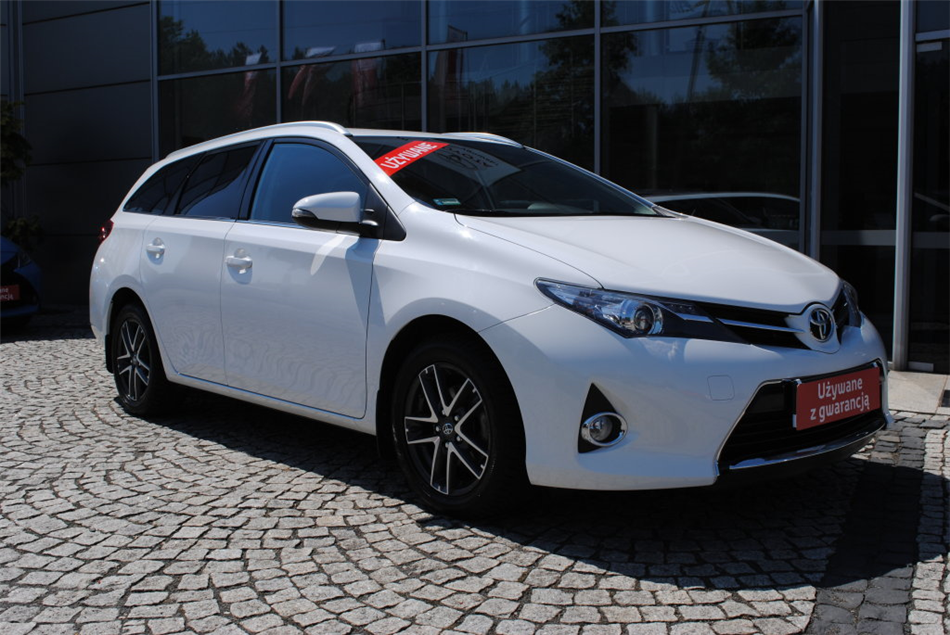 Toyota Auris  1.6 Premium Benzyna, 2015 r.