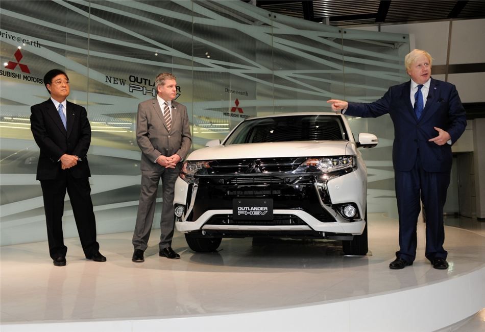 Burmistrz Londynu prezentuje nowe Mitsubishi Outlander