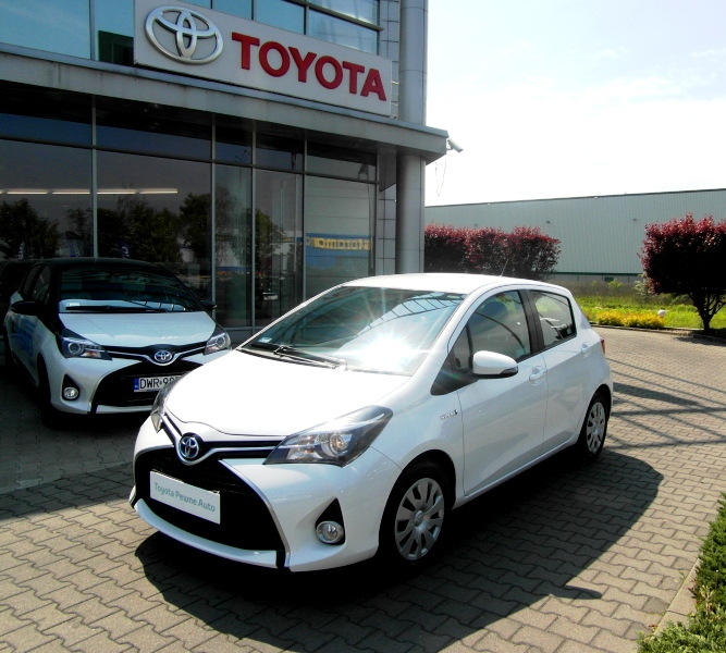 Toyota Yaris 1,5 Premium City Hybryda, 2015 r.