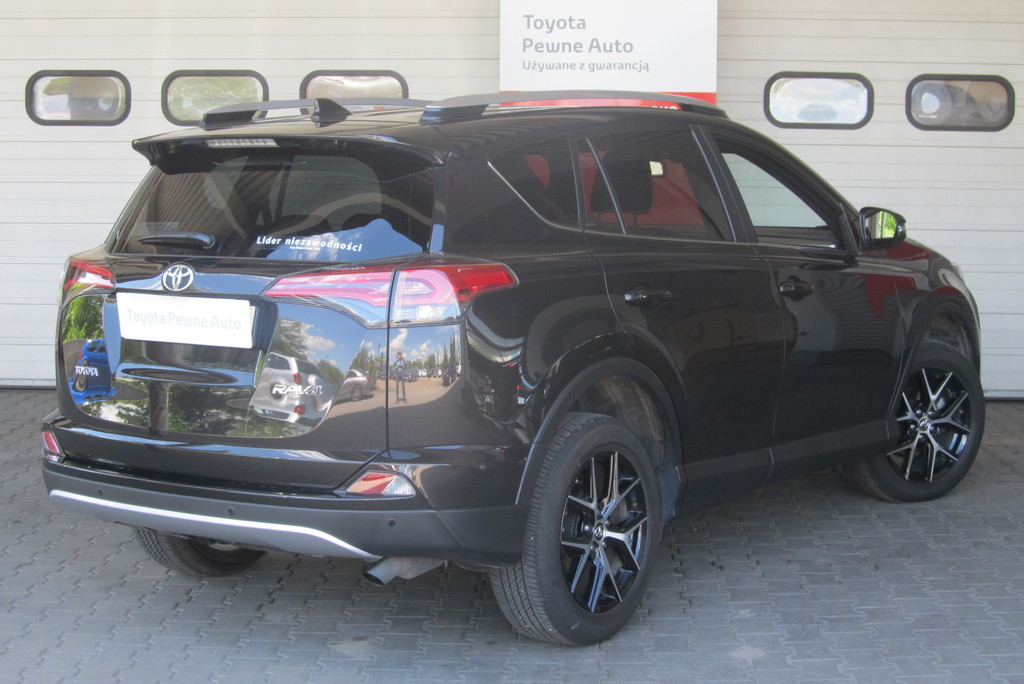 Toyota RAV4 2.0 Prestige 4x4 Benzyna, 2015 r. autoranking.pl