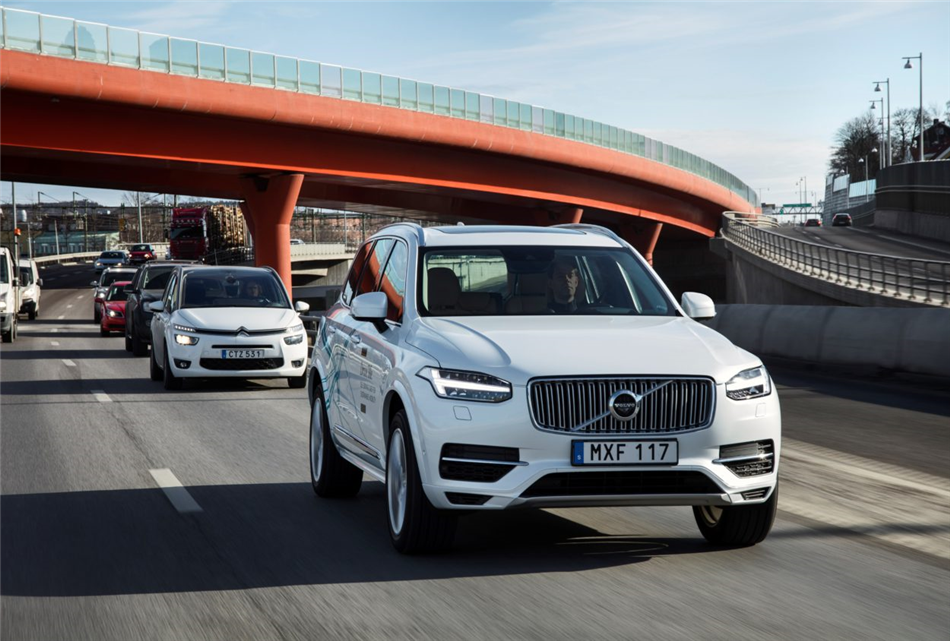 Volvo Cars i Uber łączą siły, aby rozwijać autonomiczne samochody.