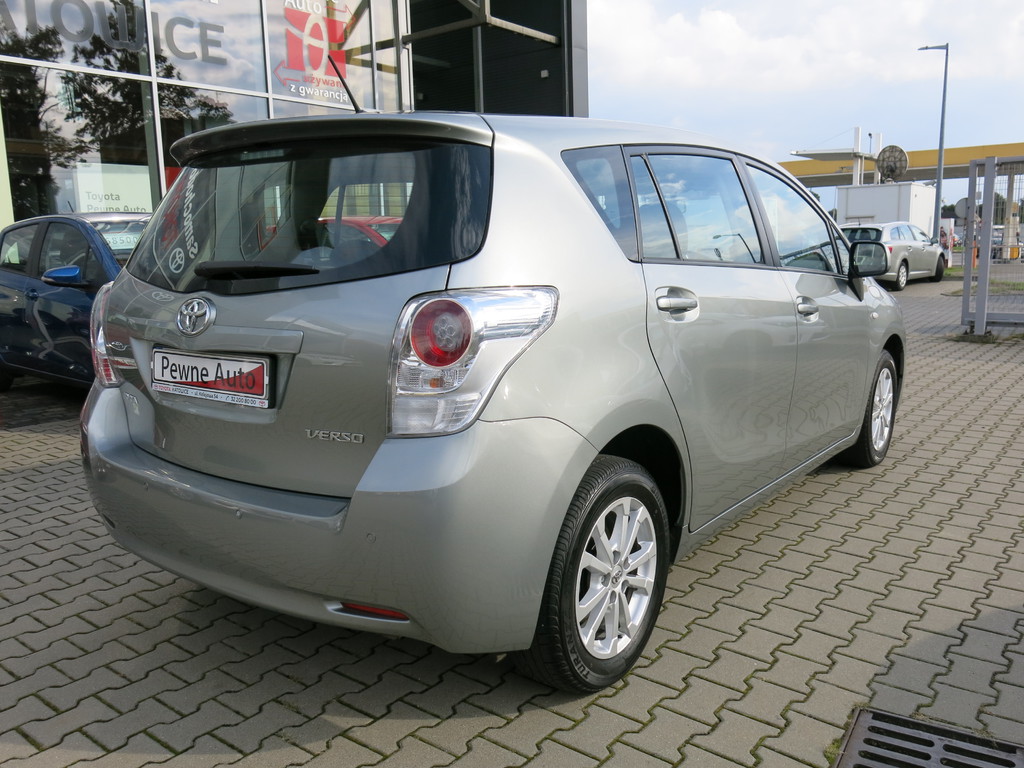 Toyota Verso Premium Skyview Benzyna, 2011 r. autoranking.pl