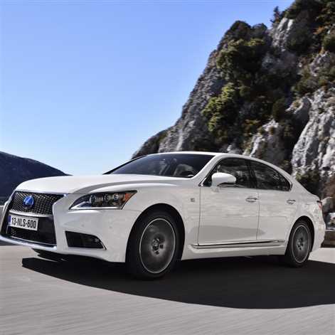 Nowy Lexus LS będzie napędzany silnikiem V6