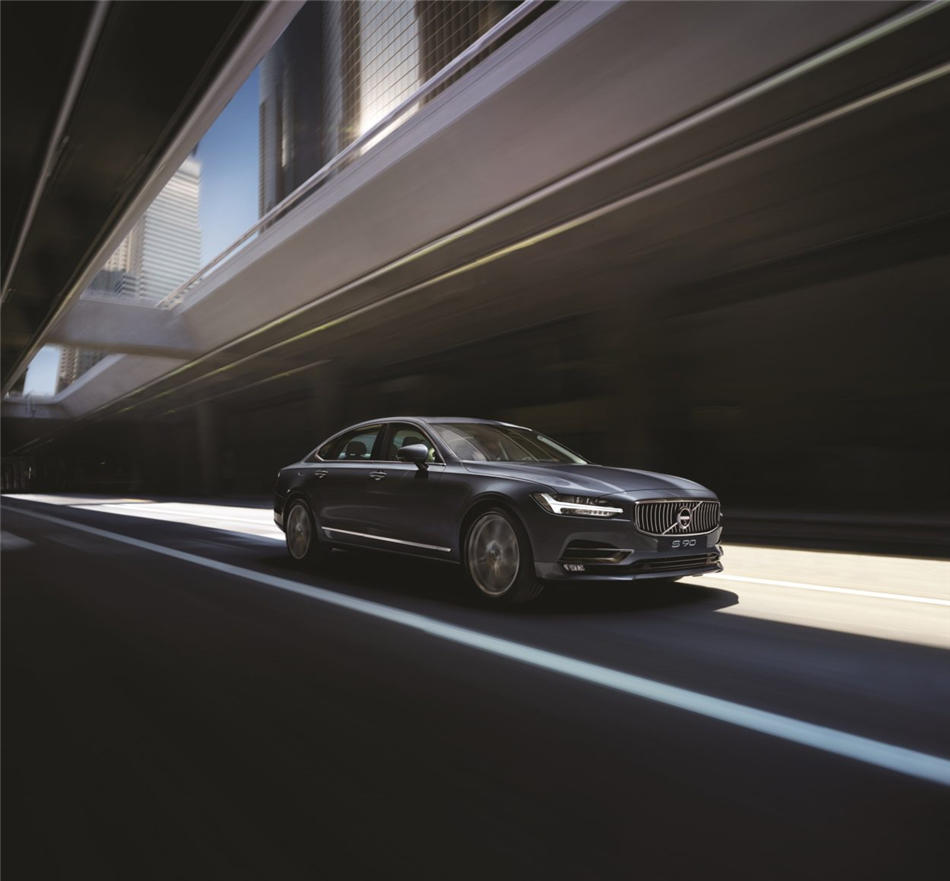 Volvo Cars prezentuje w Szanghaju nową wersję modelu S90 i jego luksusową wersję Excellence