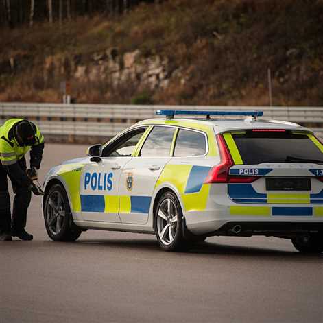 Nowe Volvo V90 radiowozem szwedzkiej policji.