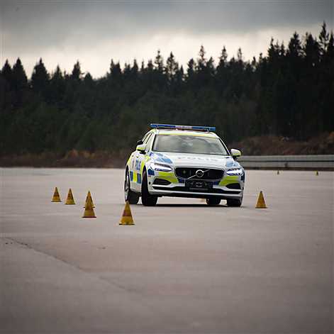 Nowe Volvo V90 radiowozem szwedzkiej policji.