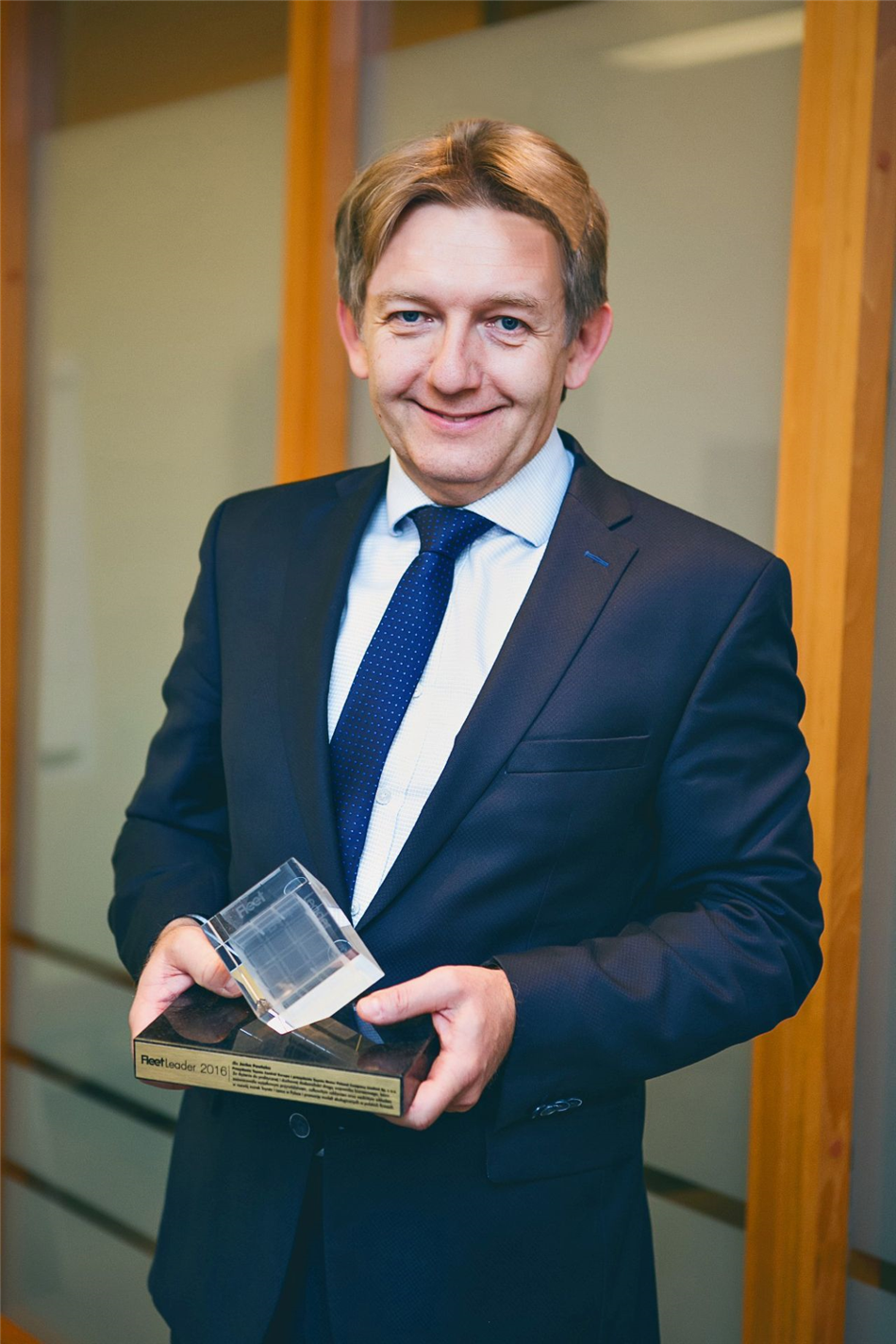 Prezydent Toyoty Jacek Pawlak otrzymał nagrodę Fleet Leader 2016