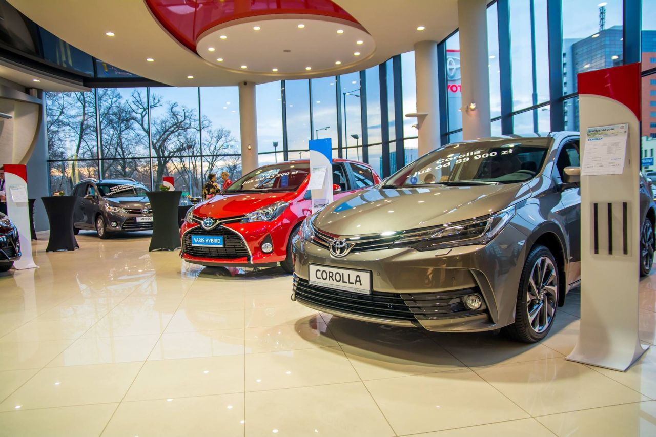 Toyota Romanowski nowy salon w Krakowie autoranking.pl