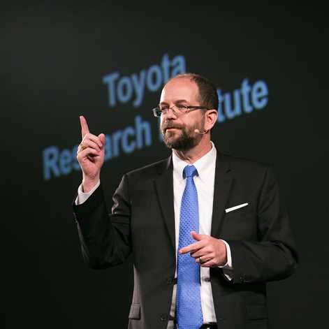 Toyota: potrzebna edukacja na temat systemów bezpieczeństwa czynnego