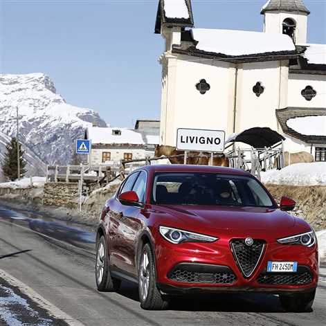 Alfa Romeo Stelvio - poznajcie pierwszego SUV-a marki