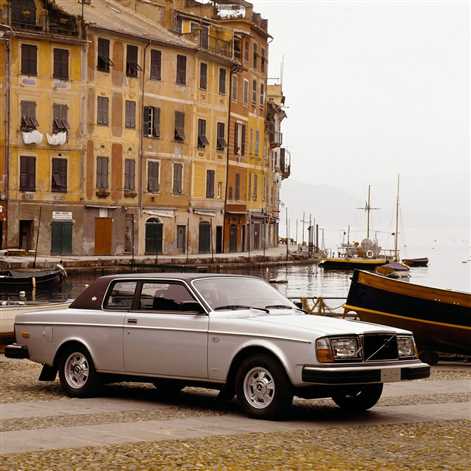 Zaprojektowany w Szwecji, produkowany we Włoszech – Volvo 262C kończy 40 lat