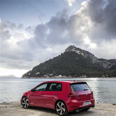 Volkswagen rozpoczął przyjmowanie zamówień na nowego Golfa GTI Performance