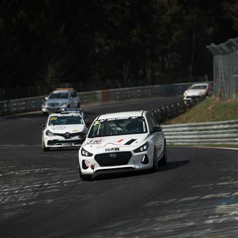 Hyundai testuje model i30 w sportowej wersji N na torze Nurburgring