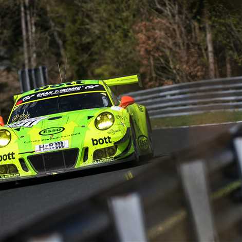 Kierowcy fabryczni i Młodzi Profesjonaliści Porsche wystartują w „Zielonym Piekle”