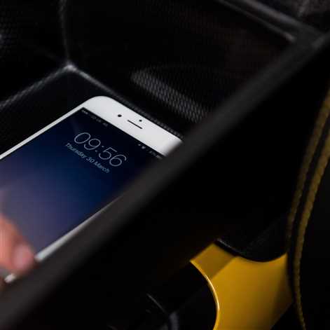Nissan Signal Shield zapobiega dekoncentracji kierowców używających smartfonów w czasie jazdy
