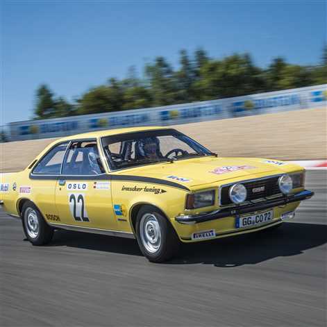 Opel świętuje 50 lecie modelu Commodore