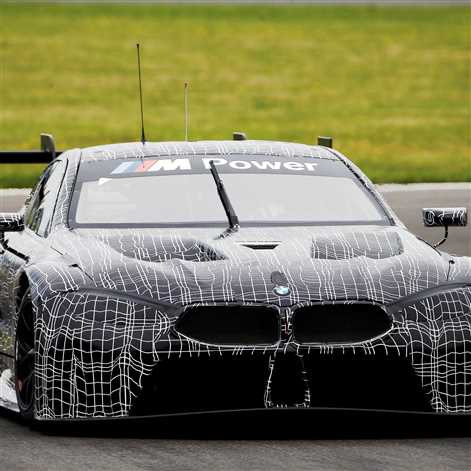 Premiera z sukcesem: udane jazdy testowe nowego BMW M8 GTE