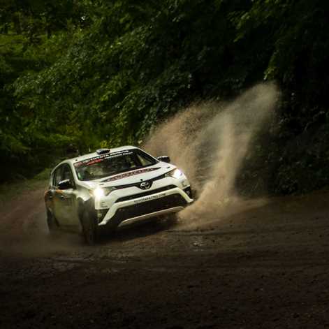 Niezwyciężona Toyota Rally RAV4 Ryana Millena