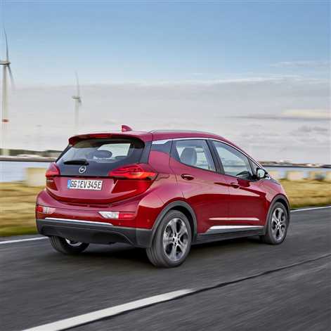 Opel przejechał 750 km na jednym ładowaniu