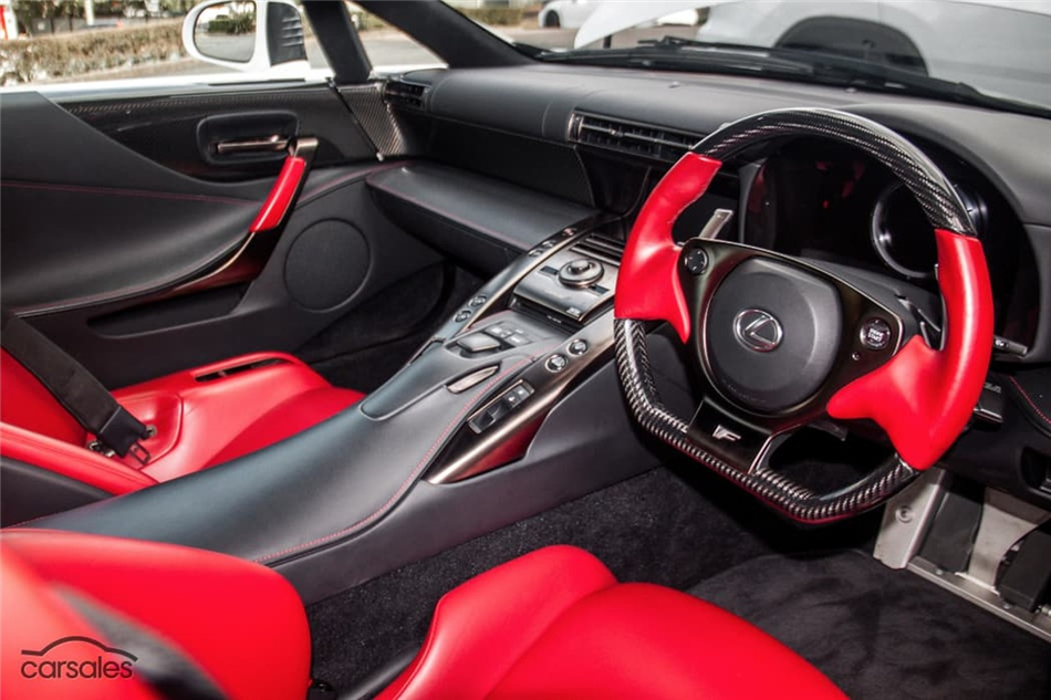 Lexus LFA do kupienia za ponad 3 mln złotych