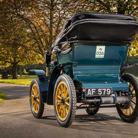 Najstarszy Fiat w Wielkiej Brytanii w wyścigach samochodowych