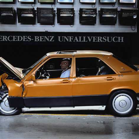 35 lat od premiery pierwszego Mercedesa Klasy C