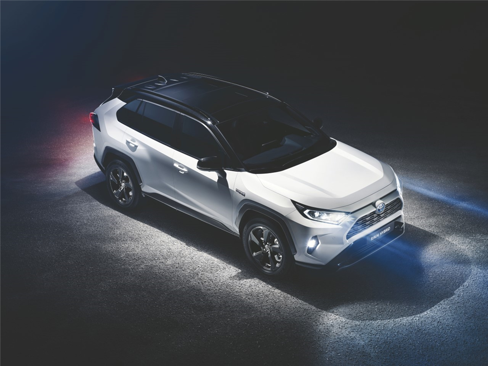 Toyota pokazała nowe RAV4
