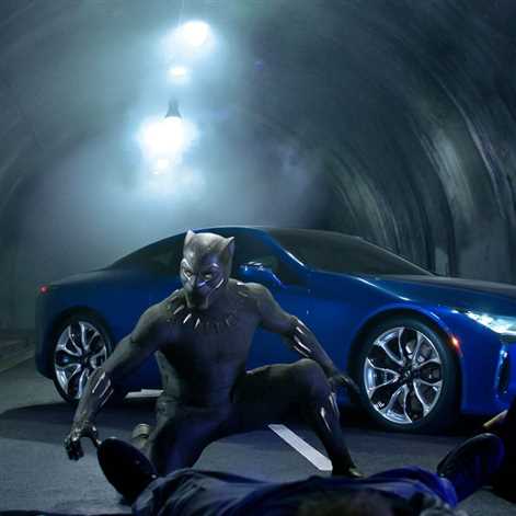 Czarna Pantera - kinowy hit z Lexusem