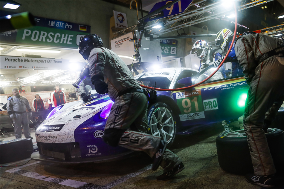 Podwójne zwycięstwo Porsche w La Mans