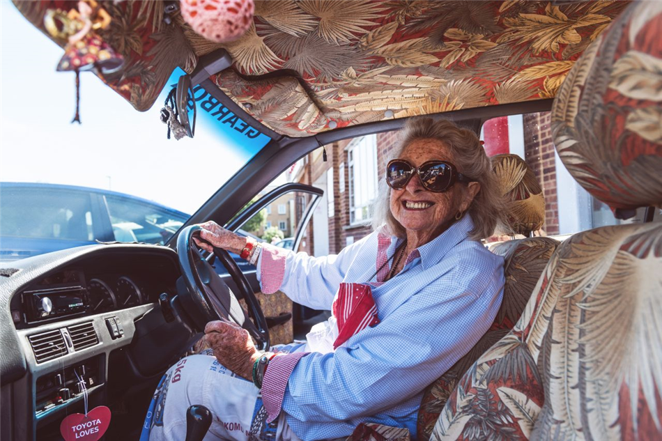 80-latka samotnie przejechała Afrykę samochodem