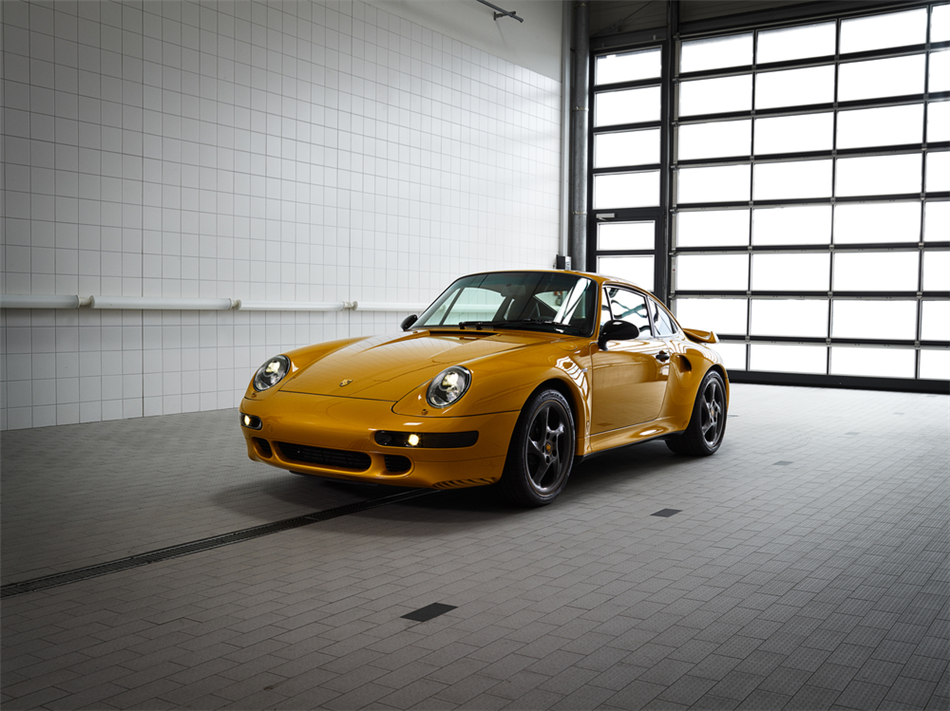 Złote Porsche 911 sprzedane za 2,7 mln euro